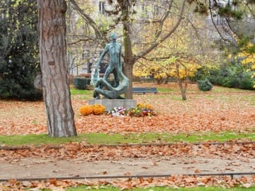 DSCN0204 Jardin du Luxembourg | Online Flower Garden Jardin du Luxembourg copyright www.onlineflowergarden.com