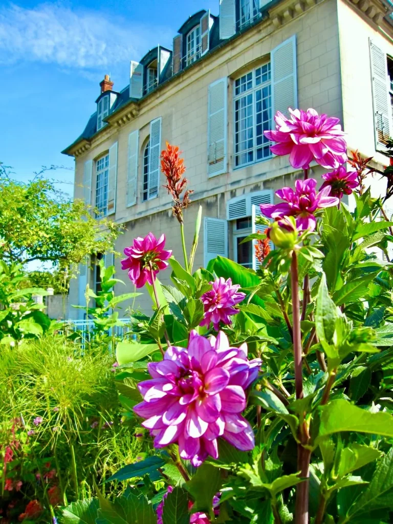 Gardens Of Chateau De Malmaison-12 - Online Flower Garden Dahlia Gardens Of Chateau De Malmaison