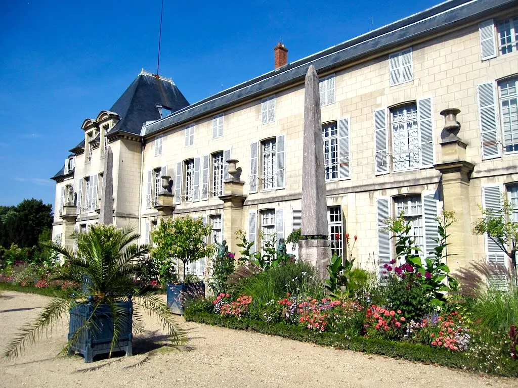 Gardens Of Chateau De Malmaison-7 - Online Flower Garden Gardens Of Chateau De Malmaison