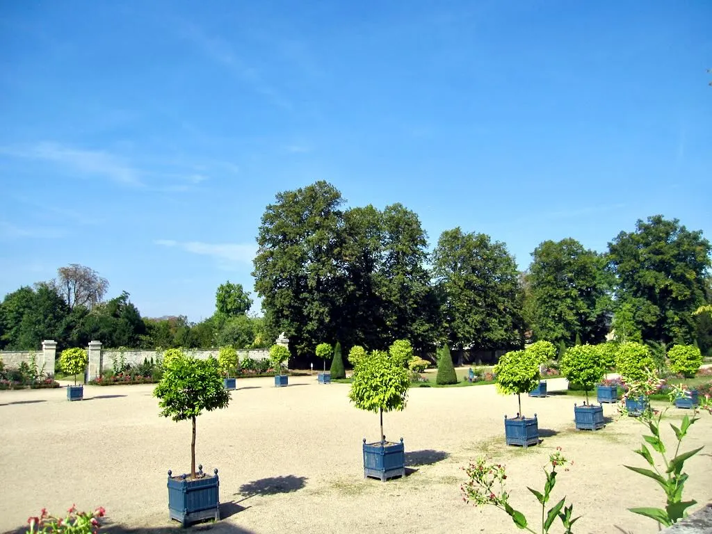 Gardens Of Chateau De Malmaison-9 - Online Flower Garden Gardens Of Chateau De Malmaison