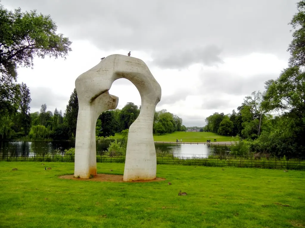A Stroll Through Hyde Park -Henry Moore - Online Flower Garden A Stroll Through Hyde Park