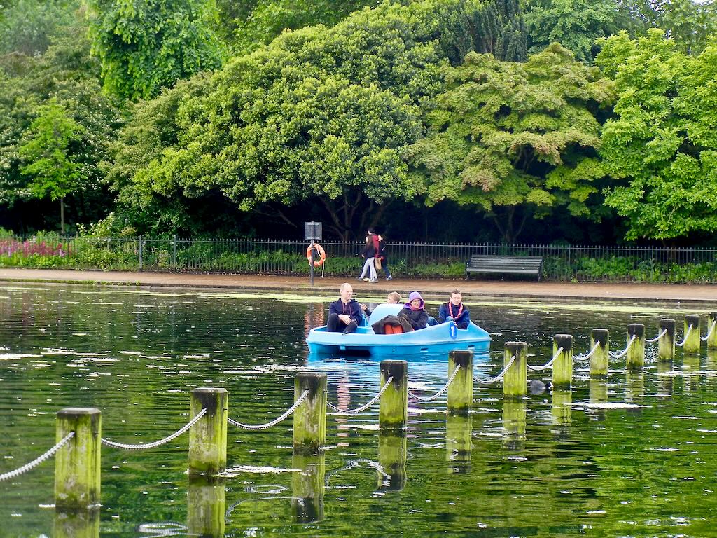 A Stroll Through Hyde Park - Online Flower Garden A Stroll Through Hyde Park