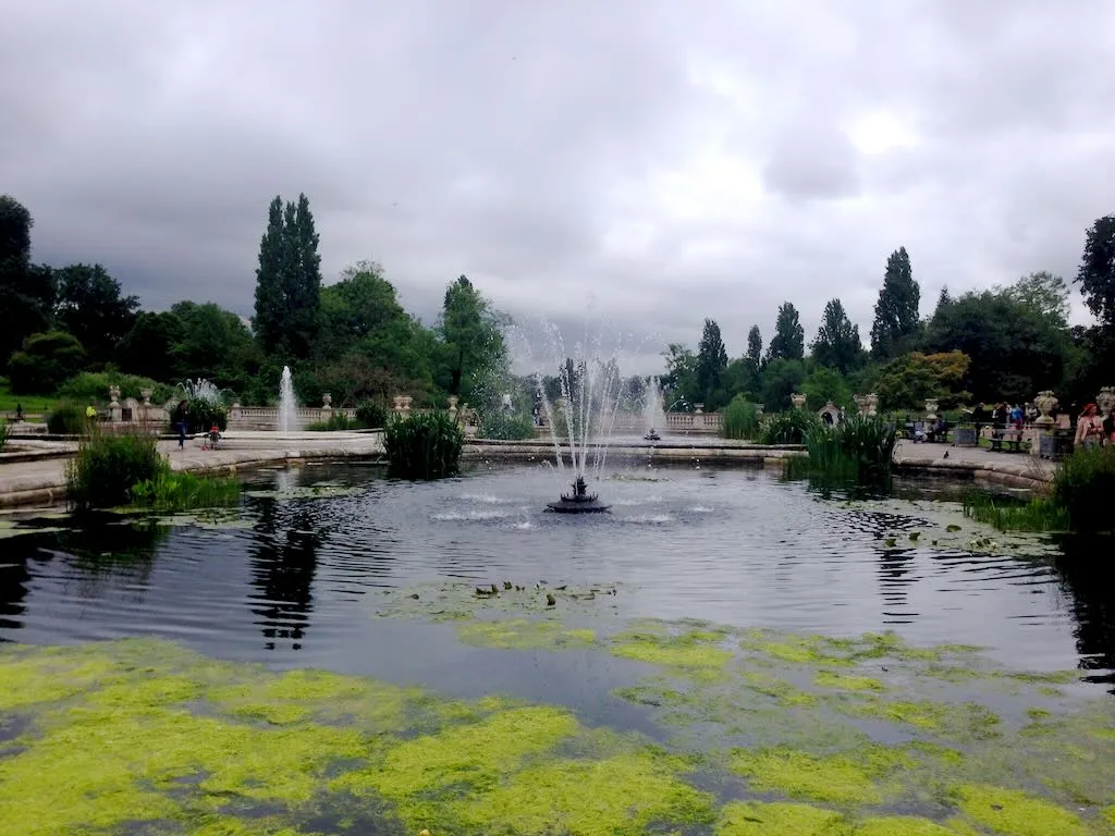 View of the pond at the Italian Gardens - Online Flower Garden Italian Gardens in Hyde Park