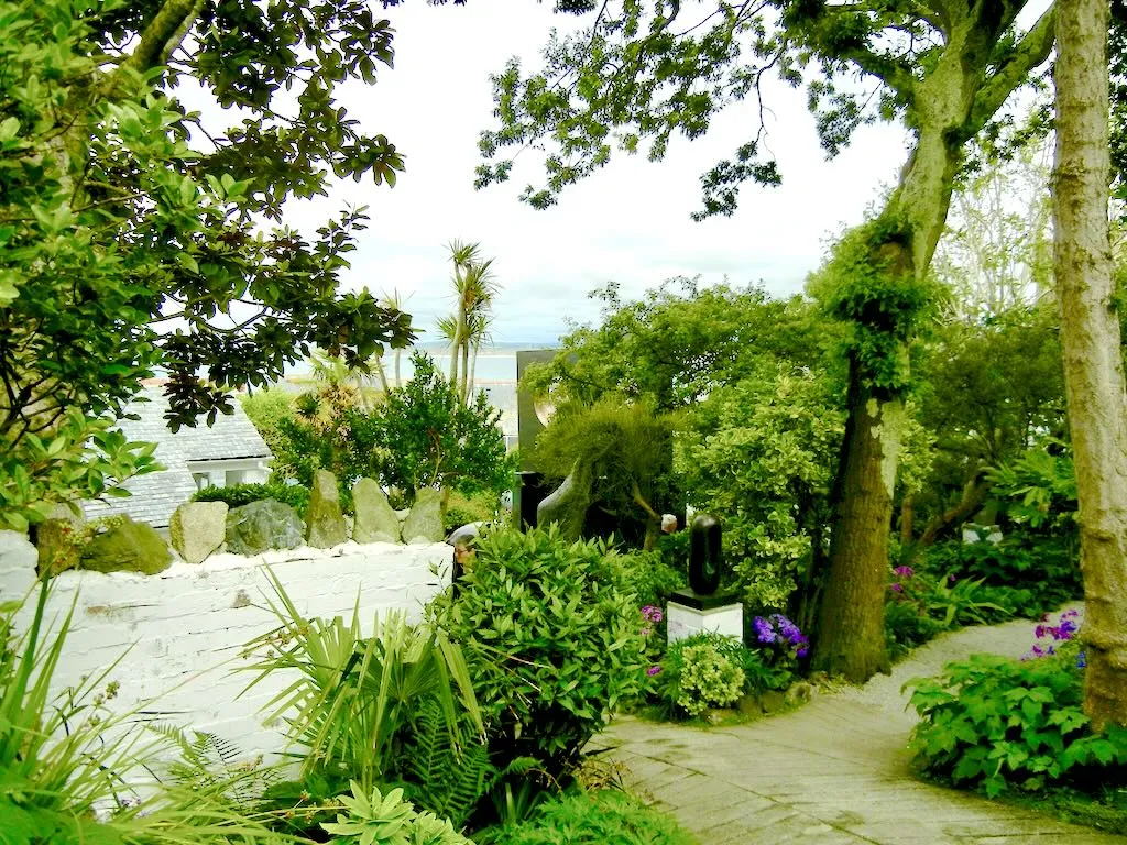 Barbara Hepworth Sculpture Garden-1_result - Online Flower Garden Barbara Hepworth Museum and Sculpture Carden